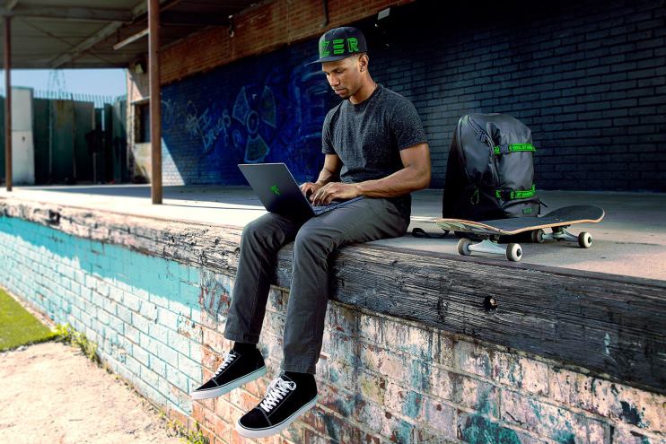 Razer Passen Sie Ihre Klinge an 14 Laptop eine Farbe 46PD1
