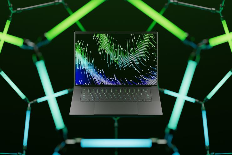 Razer Passen Sie Ihre Klinge an 16 Laptop eine Farbe 46PD7