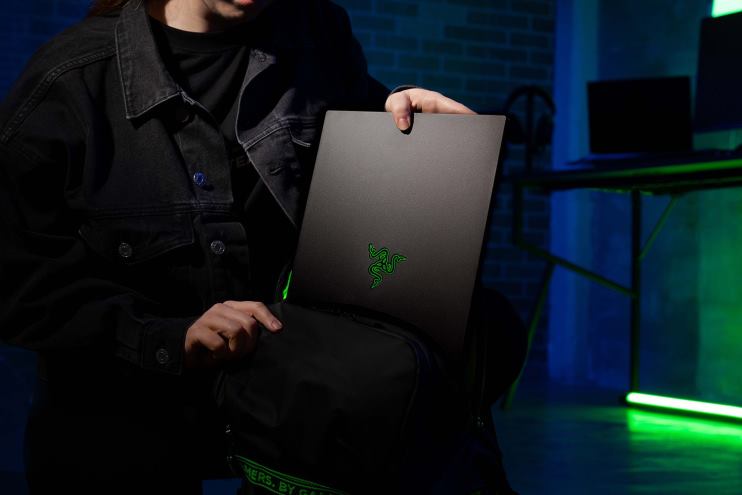 Razer Passen Sie Ihre Klinge individuell an 15 Laptop eine Farbe 46PD10